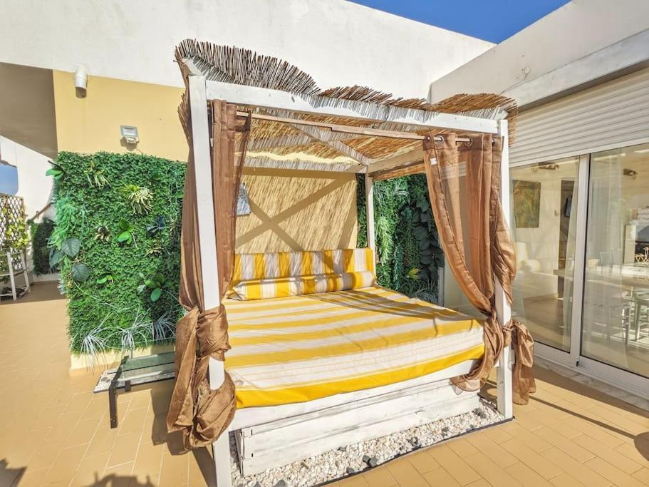 Penthouse With Sea View & Private Terrace Appartement Guia  Buitenkant foto